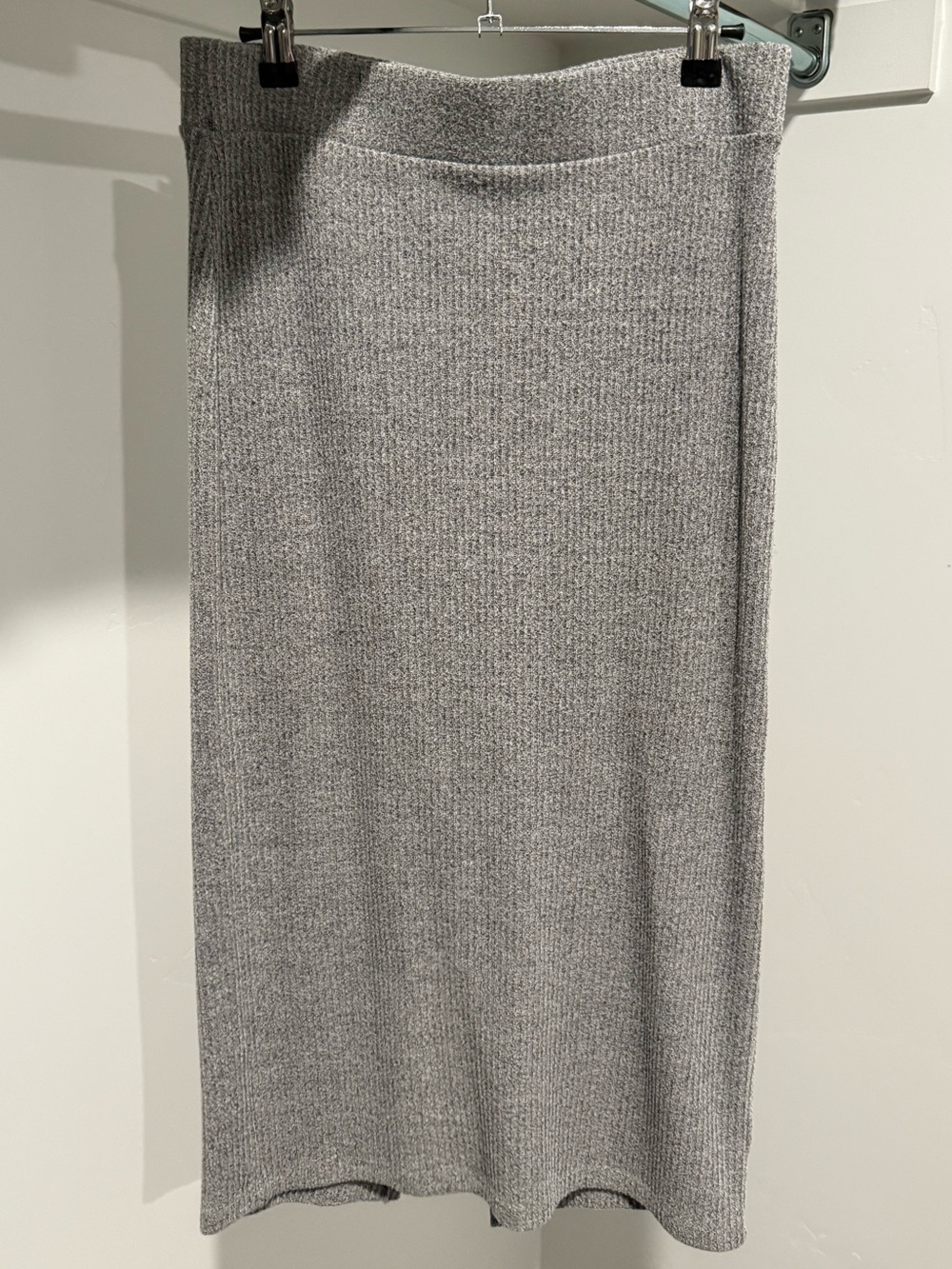 GAP Gray Ribbed Knit Midi Skirt